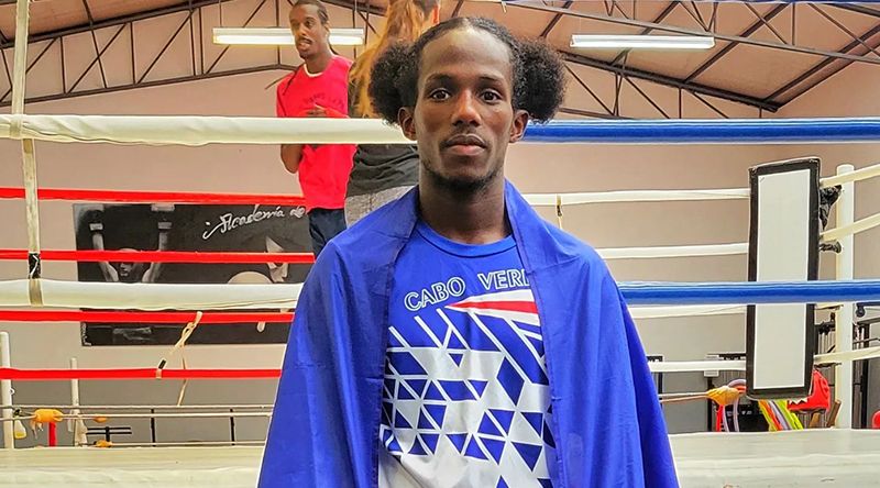 Santa Cruz: Pai do pugilista David Pina denuncia roubo de 20 medalhas e nove taças