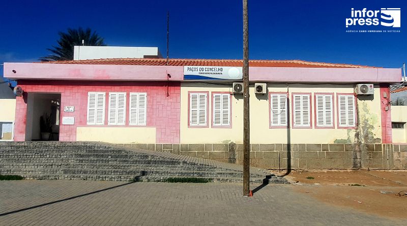 Boa Vista: Sessão da Assembleia Municipal adiada devido a problemas de ligações aéreas