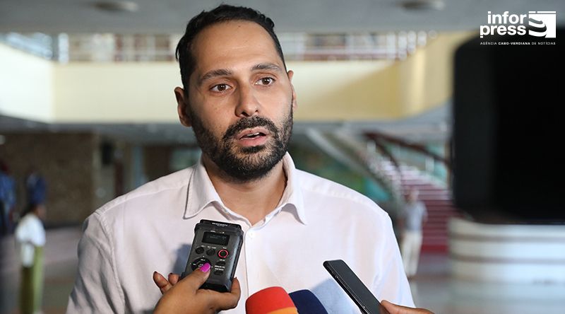 Pedro Lopes inicia missão à Nigéria para reforçar cooperação bilateral e partilhar progresso digital do país