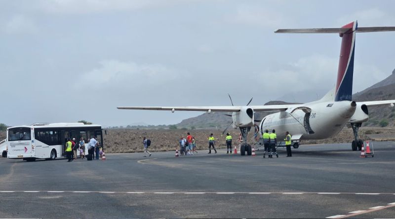 São Nicolau: Passageiros reclamam de transtornos causados por cancelamento de voos