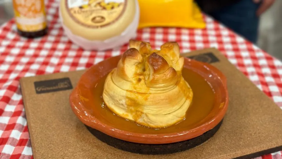 Francesinha de regueifa. Eis a receita com o pão especial de Valongo